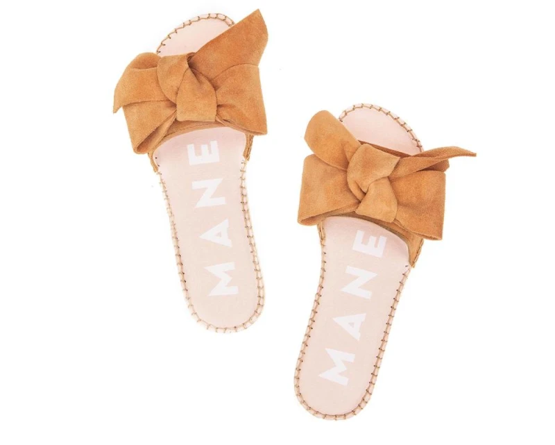 Klapki Manebi Flat Sandals with Bow. Kolor: cuero. Sklep Shuluv Melissa & More - zdjęcie 2