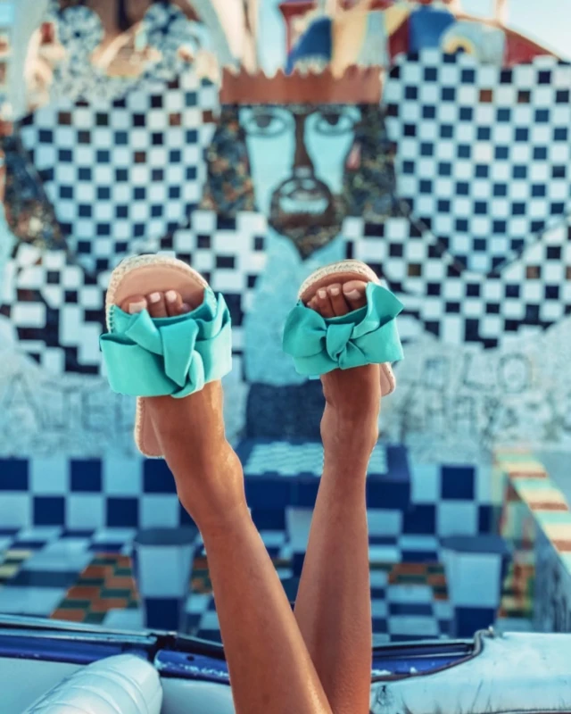 Klapki Manebi Flat Sandals with Bow Aquamarin- sklep Shuluv Melissa & More - fotografia prezencyjna 4