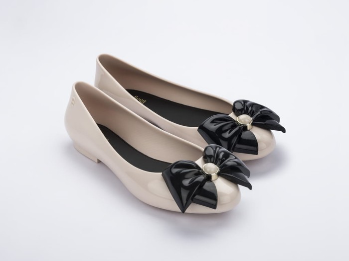 Melissa Doll IV Beige - sklep Shuluv Melissa & More - zdjęcie 1