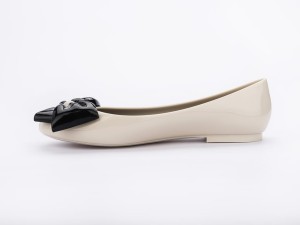 Melissa Doll IV Beige - sklep Shuluv Melissa & More - zdjęcie 3