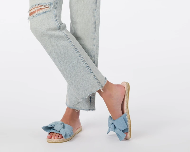 M 3.0 J0_Flat_Sandals_Bow_Hamptons_Suede_PlacidBlue_4.jpg