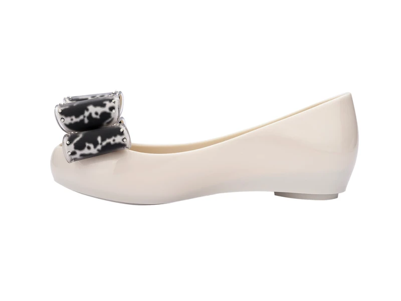 Melissa Nova Ultragirl Classic Bow