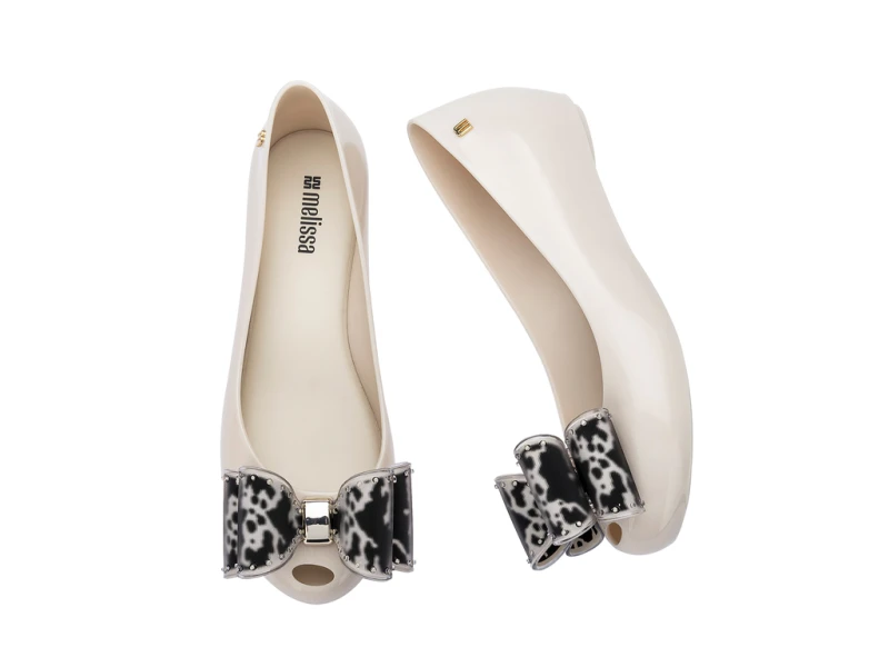 Melissa Nova Ultragirl Classic Bow